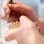 réparation de dentiers au laboratoire dentaire d'angelo - lambert de Herstal