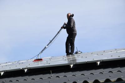 Zonnepanelen-wassen