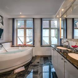 Canalside House