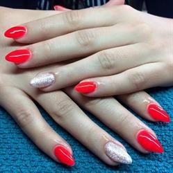 Eva Nail's