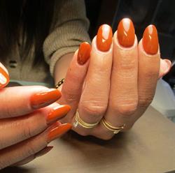 Good feet 'n nails