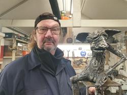 Beeldhouwer Erik Legrand