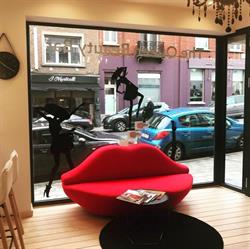 The Queen beauty bar