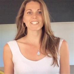 Laetitia Vanden Bogaert * Hypnose * Constellations familiales & systémiques * Communication animale