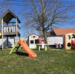 - Ecole de