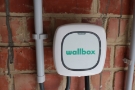 Installatie van Wallbox laadpaal. Betrouwbare laadoplossing voor elektrische voertuigen.