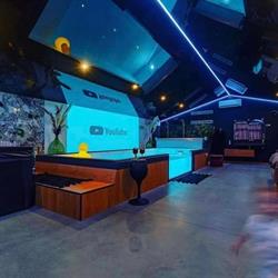 BLACK ROOM & BLACK WATER ROOM